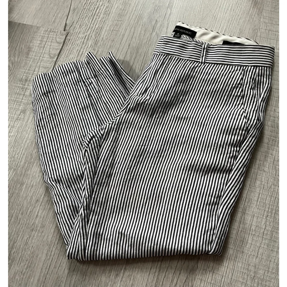 Banana Republic women's Logan fit cropped striped linen blend pants size 0